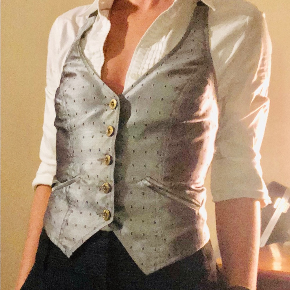 Cute vest by Guess Jeans